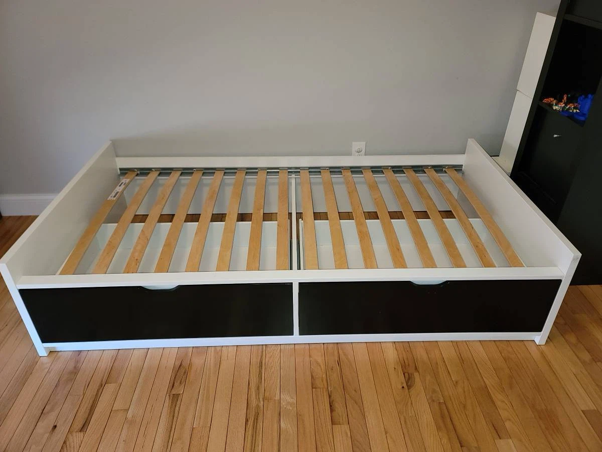 IKEA Twin bed with storage drawers - photo 2
