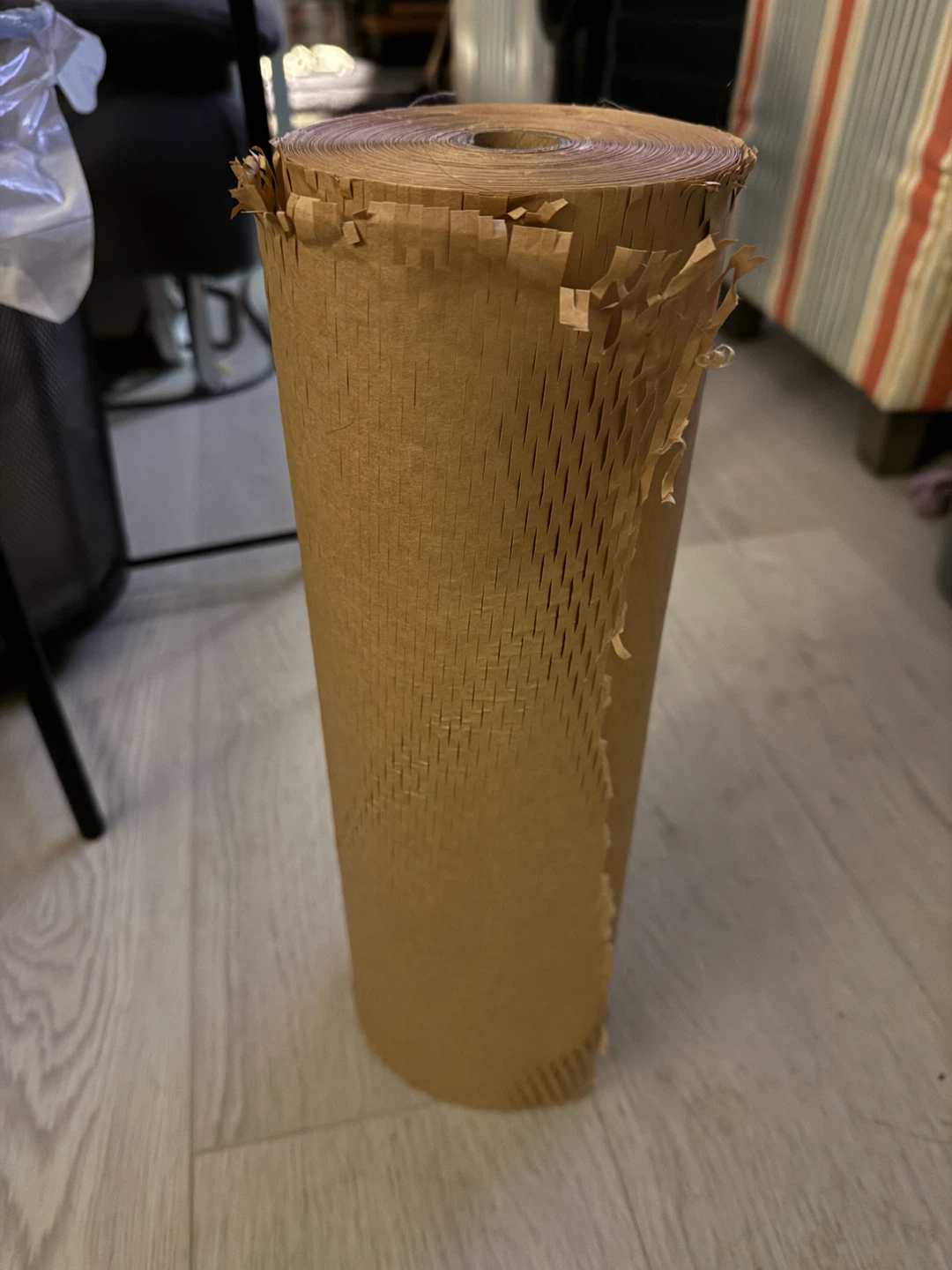Honeycomb packing paper