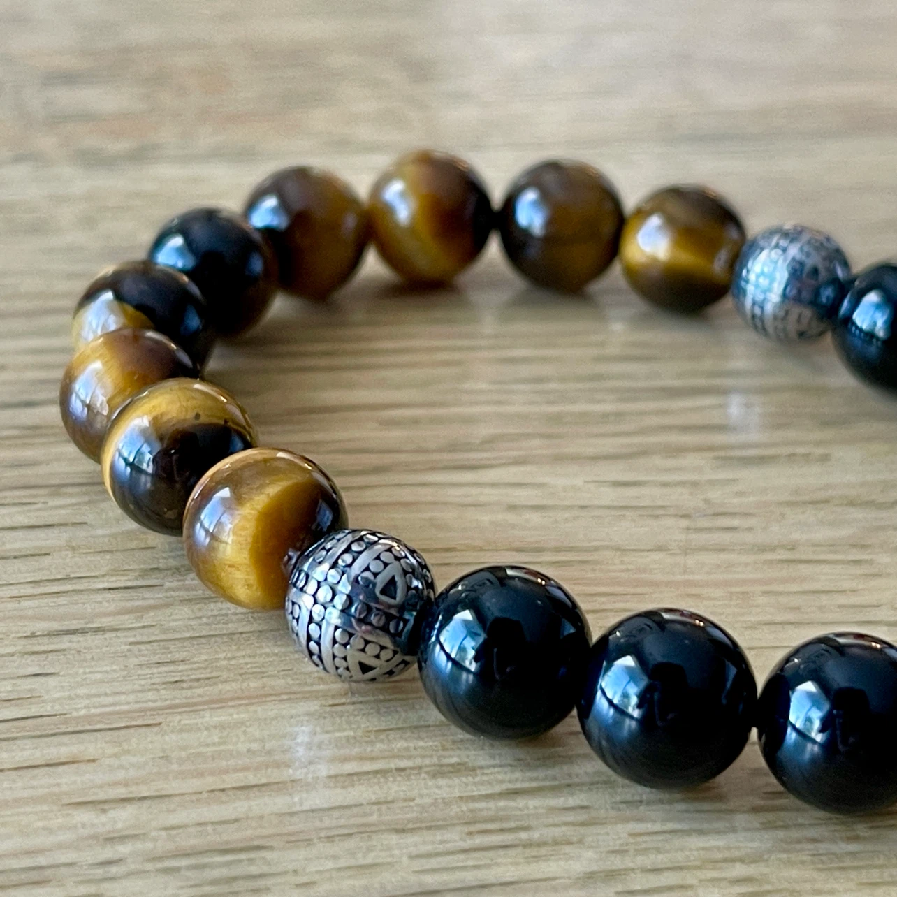 Yellow Tiger’s Eye & Onyx bracelet (10mm bead)