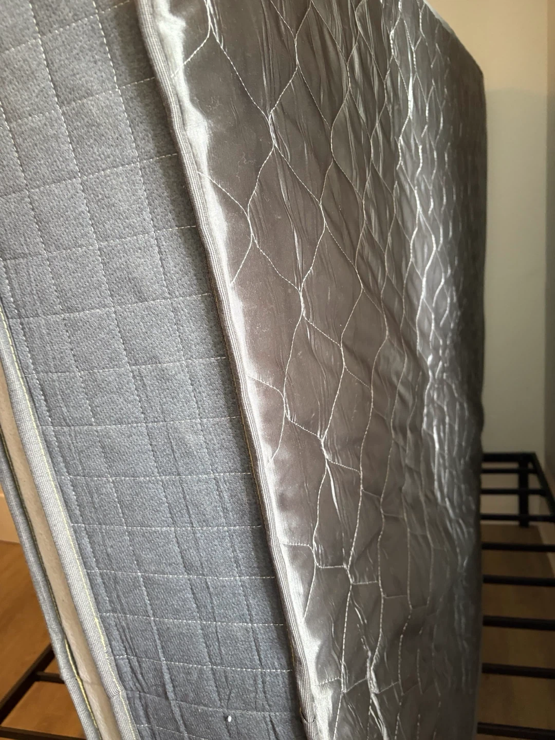 12 Inch Queen Gel Memory Foam & Pocket Coil Hybrid Mattress - photo 2