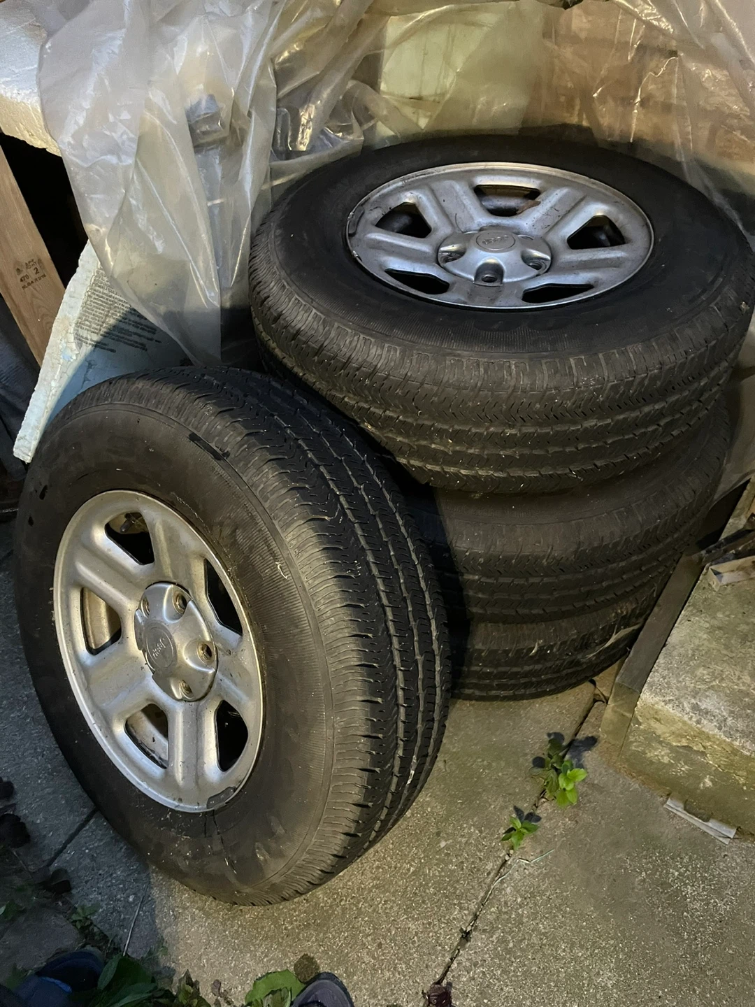 Set of 4 Jeep Wheels with Tires