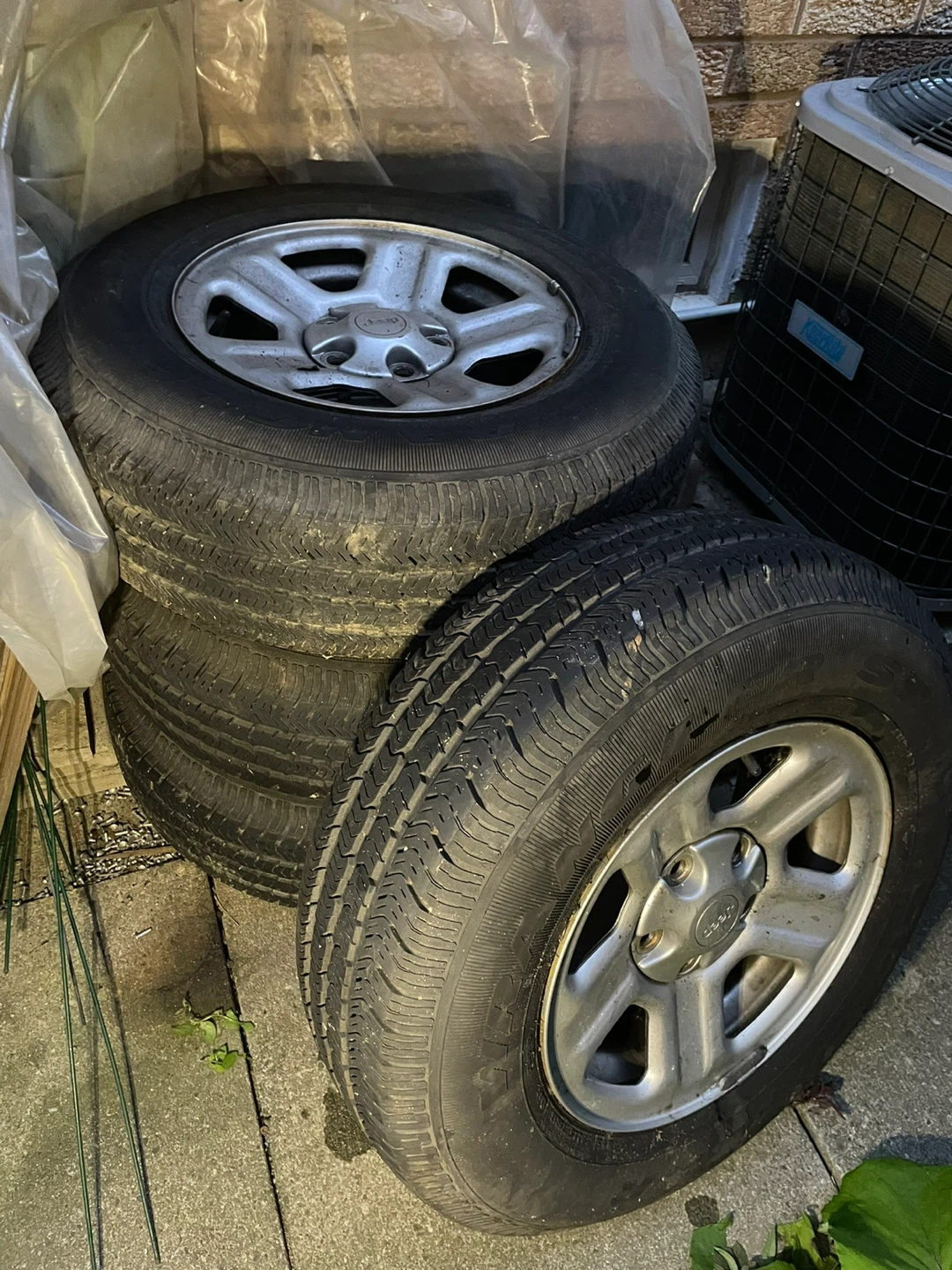 Set of 4 Jeep Wheels with Tires - photo 3