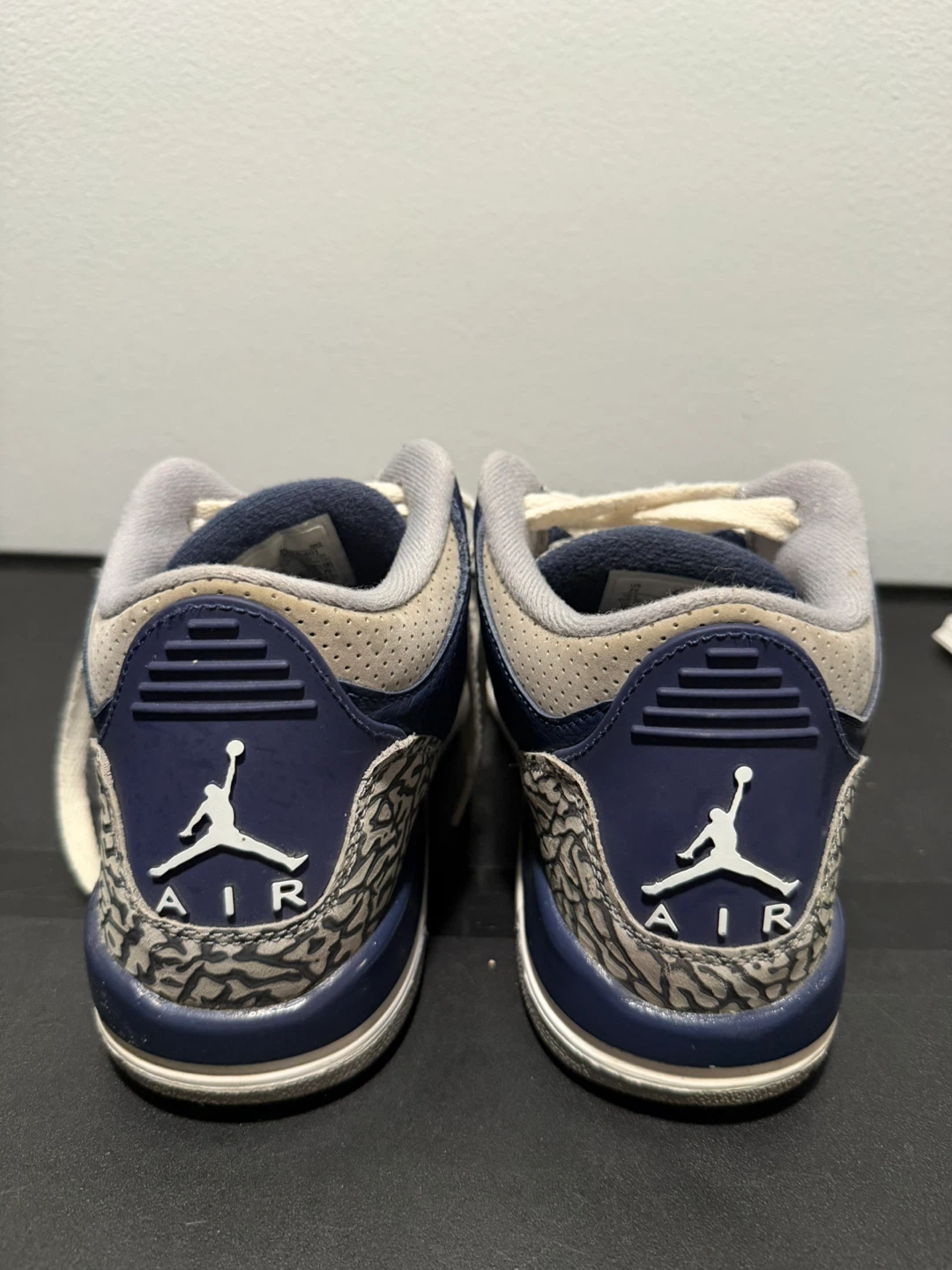 Air Jordan 3 Georgetown Navy - photo 4