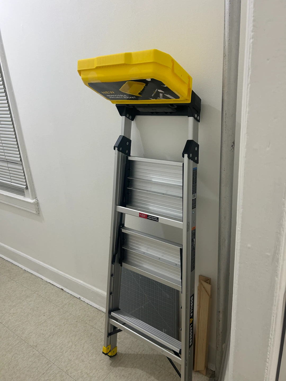 Gorilla Ladders 3-Step Ladder with Project Bucket