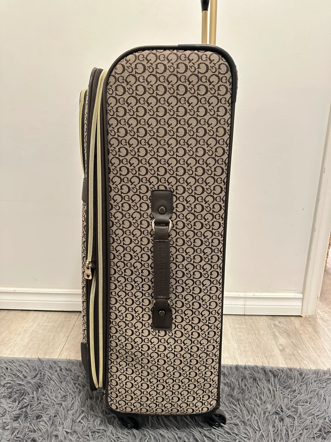 Guess Luggage large size - photo 2