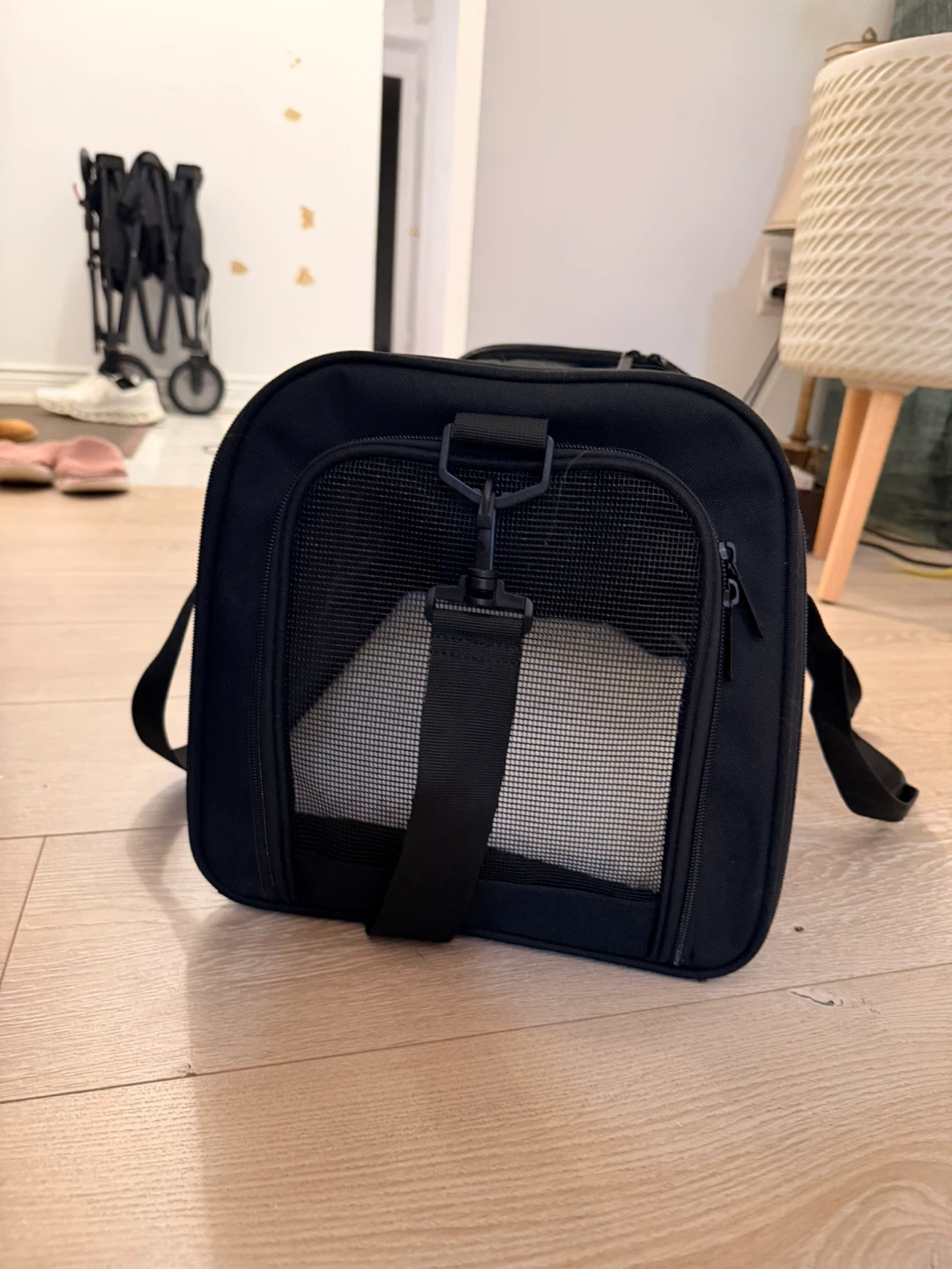 Black soft-sided pet carrier - photo 3