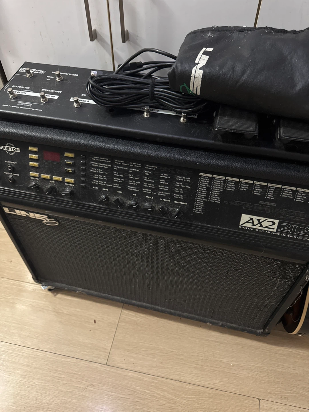 Line 6 AX2 212 Digital Guitar Amplifier