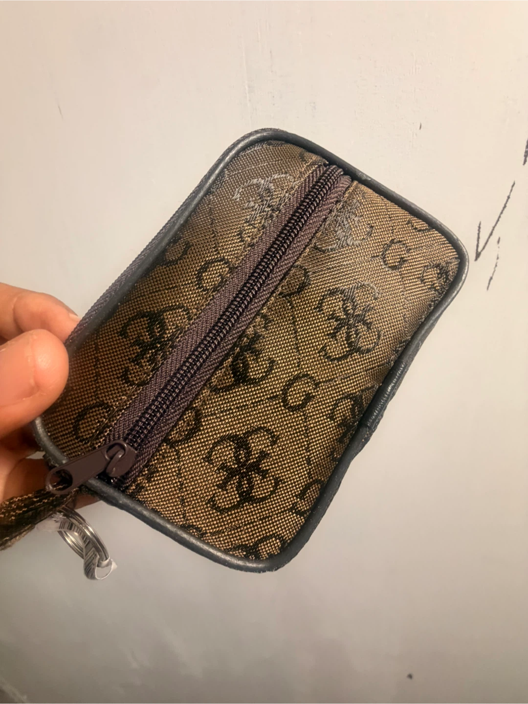 GUESS Brown Logo Keychain Pouch