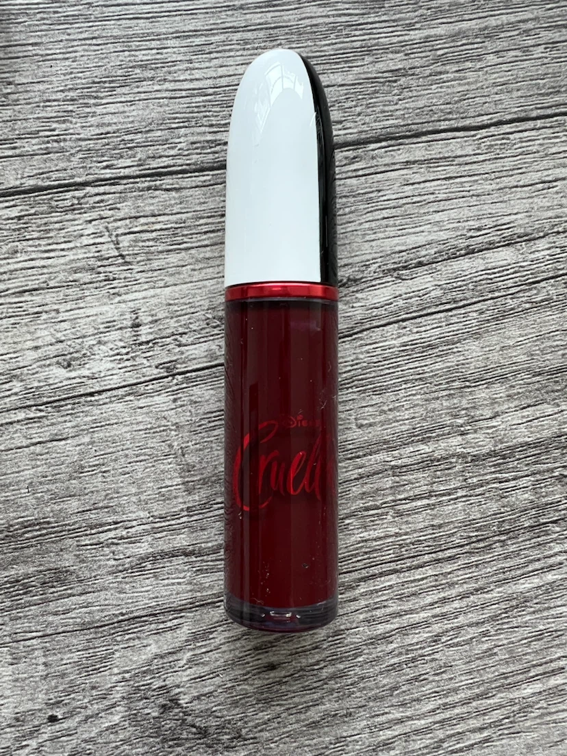 MAC Disney Cruella Retro Matte Liquid Lipcolour - photo 2