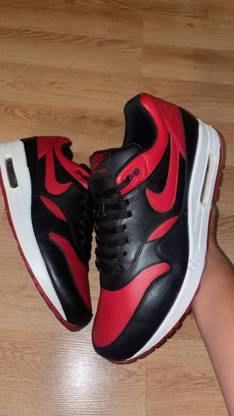 Size 12 men’s airmax 1 bred 20$