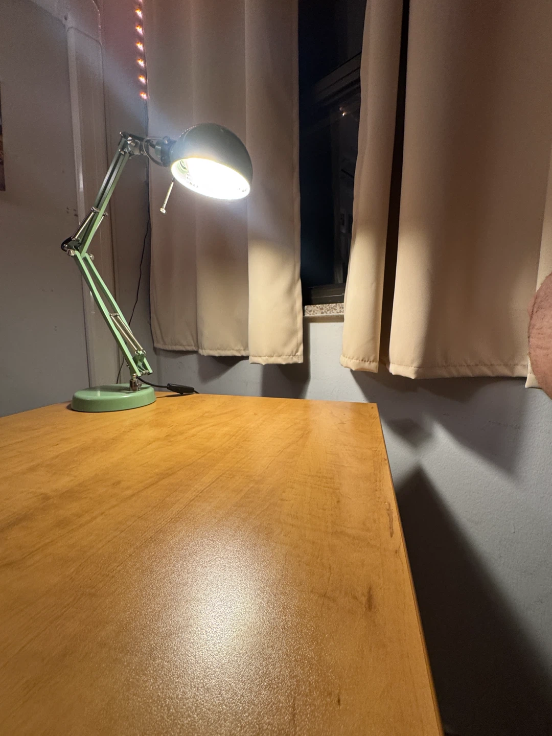 Spacious 4ft Office Desk on Wheels – Excellent Condition - photo 3