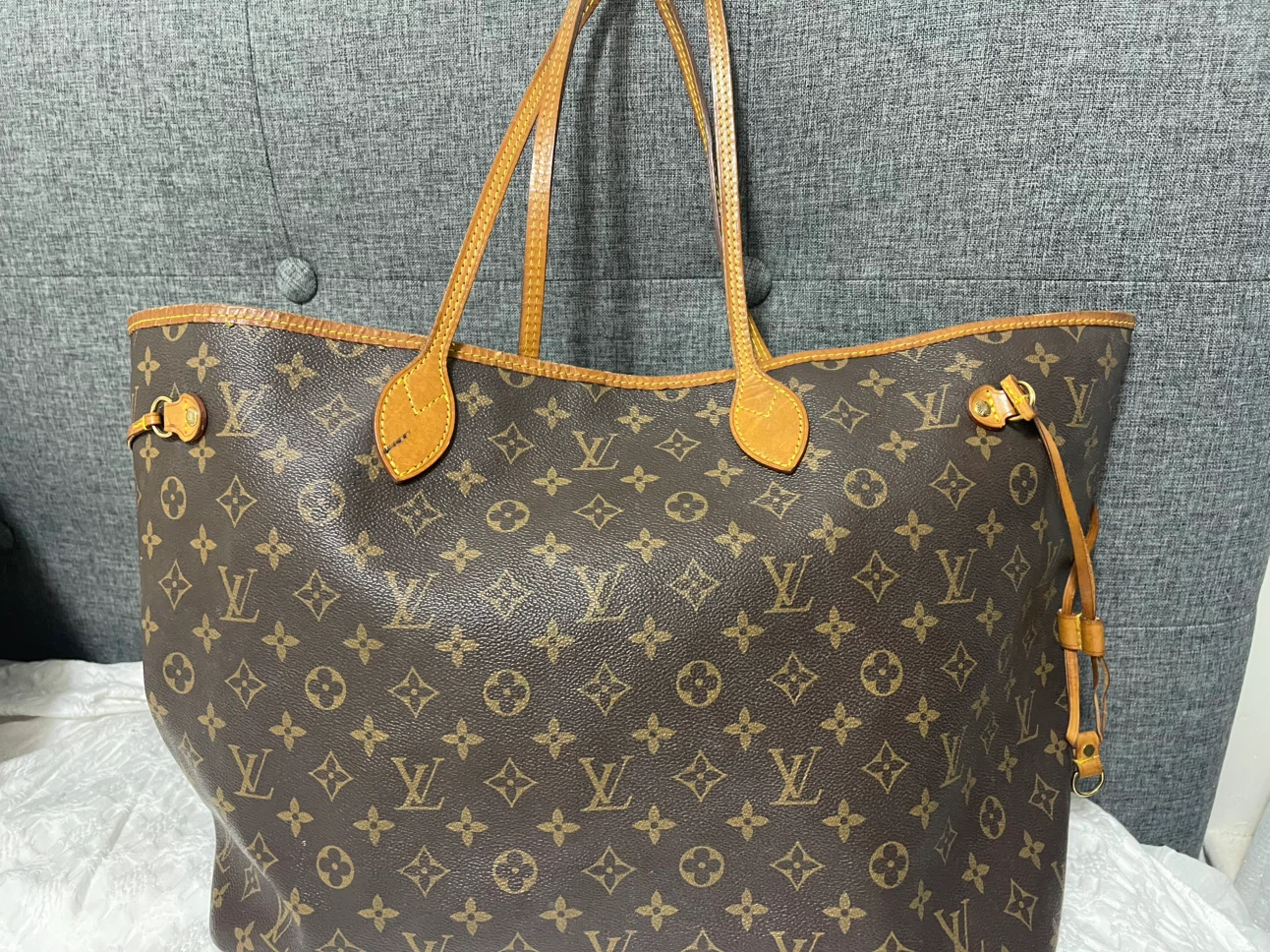 Louis Vuitton Neverfull MM Monogram Tote - photo 2
