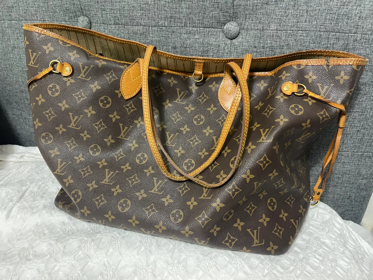 Louis Vuitton Neverfull MM Monogram Tote - photo 3