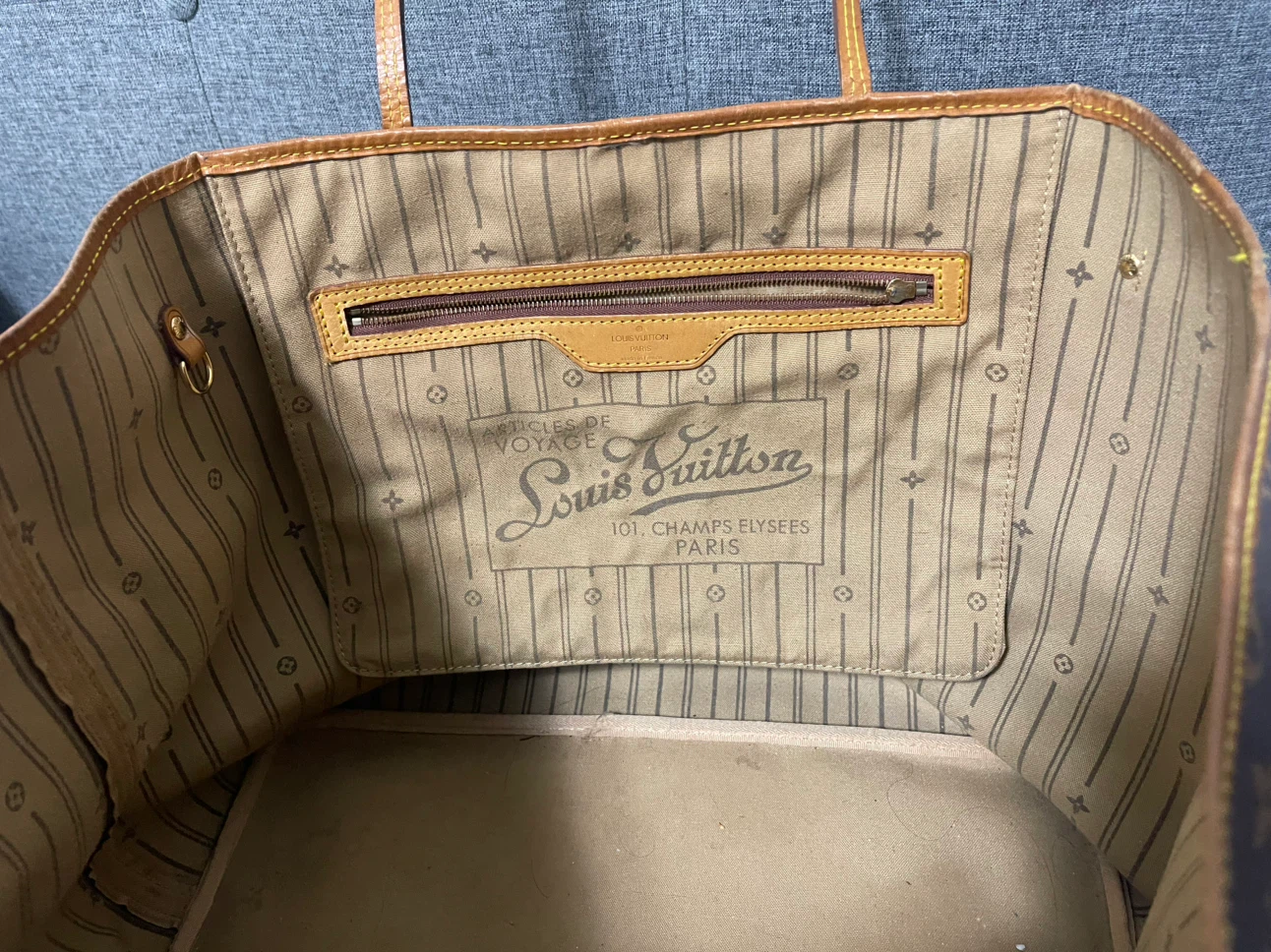 Louis Vuitton Neverfull MM Monogram Tote - photo 4