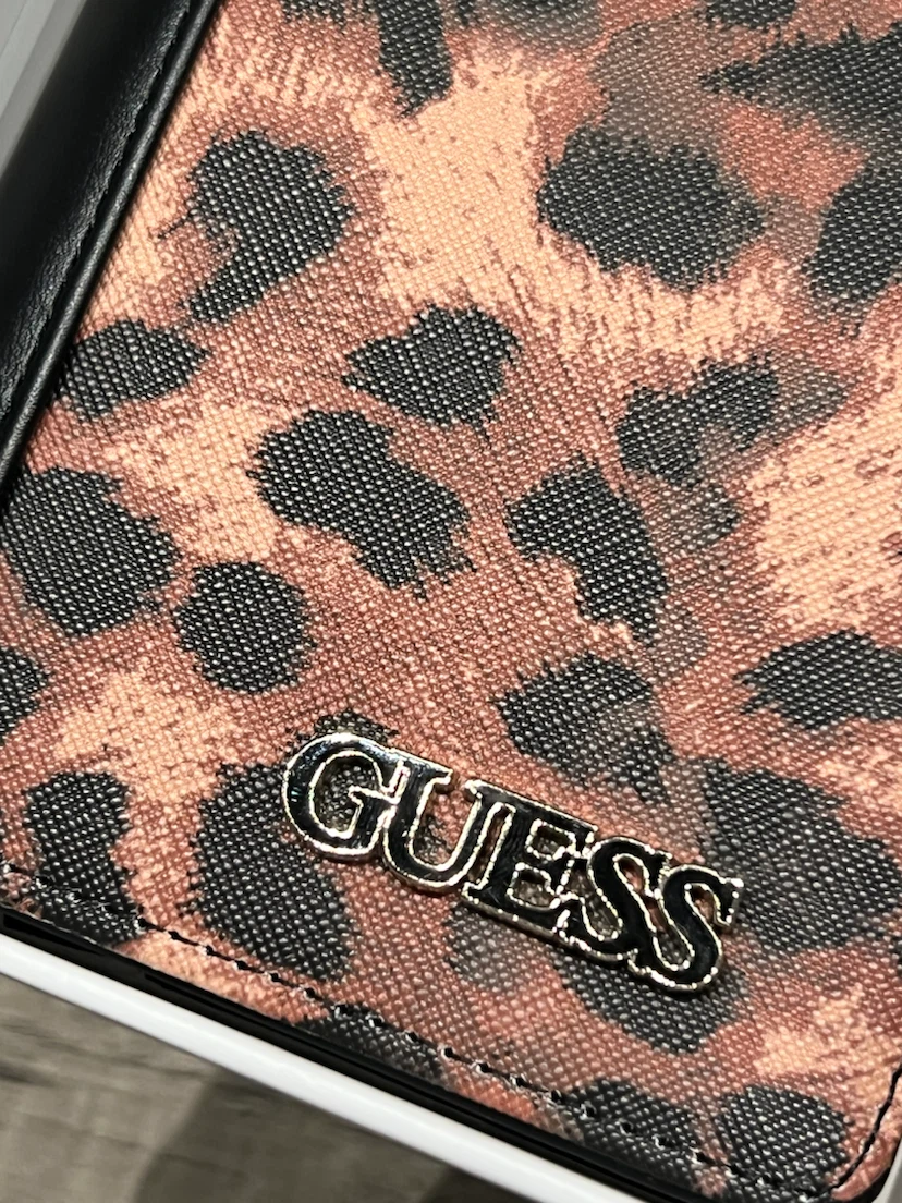GUESS Passport Case & Charm Giftset - photo 2