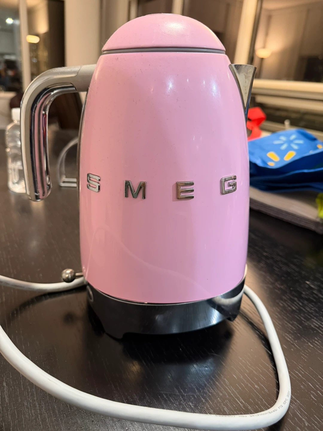 Smeg Pink Electric Kettle