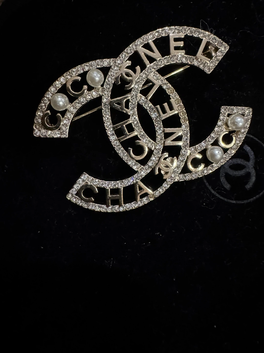 Chanel CC Logo Rhinestone and Pearl Brooch - photo 5
