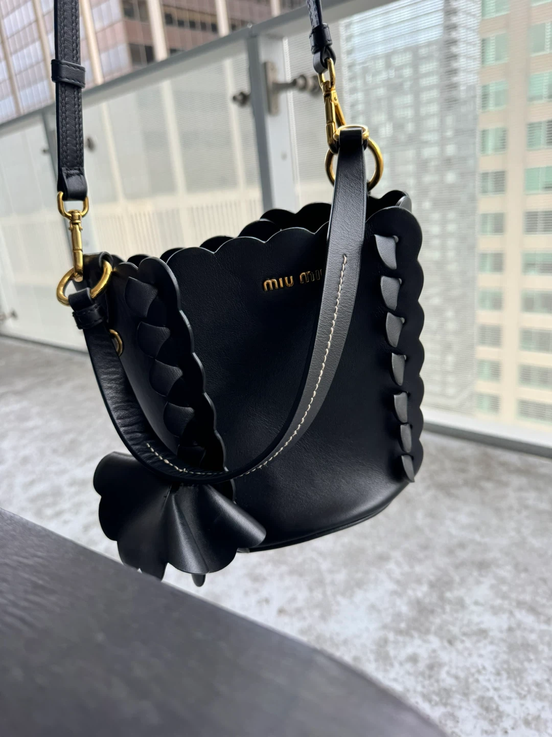 Authentic Miu Miu Black Scalloped Bucket Bag - photo 4