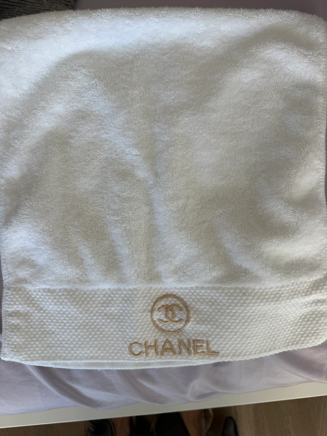 Authentic Chanel White Face Towel - photo 3