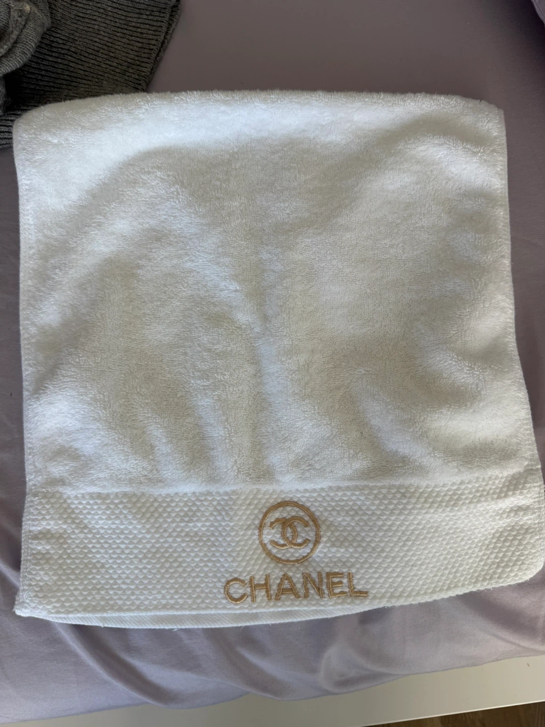 Authentic Chanel White Face Towel - photo 5
