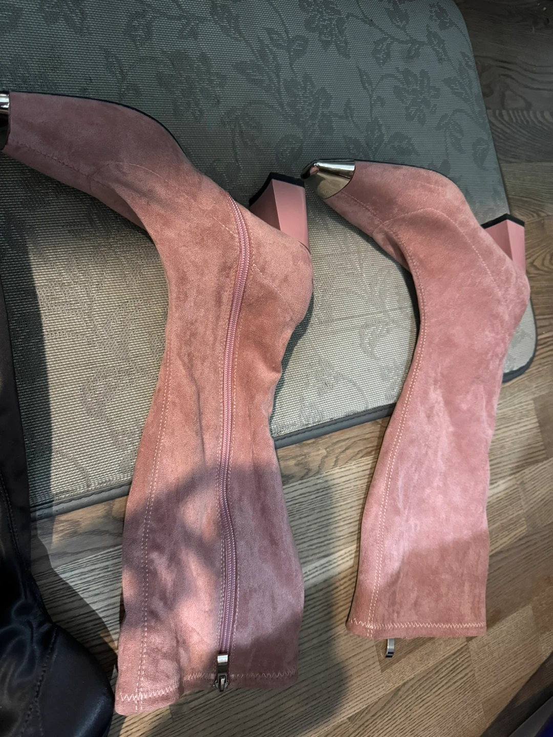 37 Pink Suede Knee-High Boots with Metal Toe - photo 2