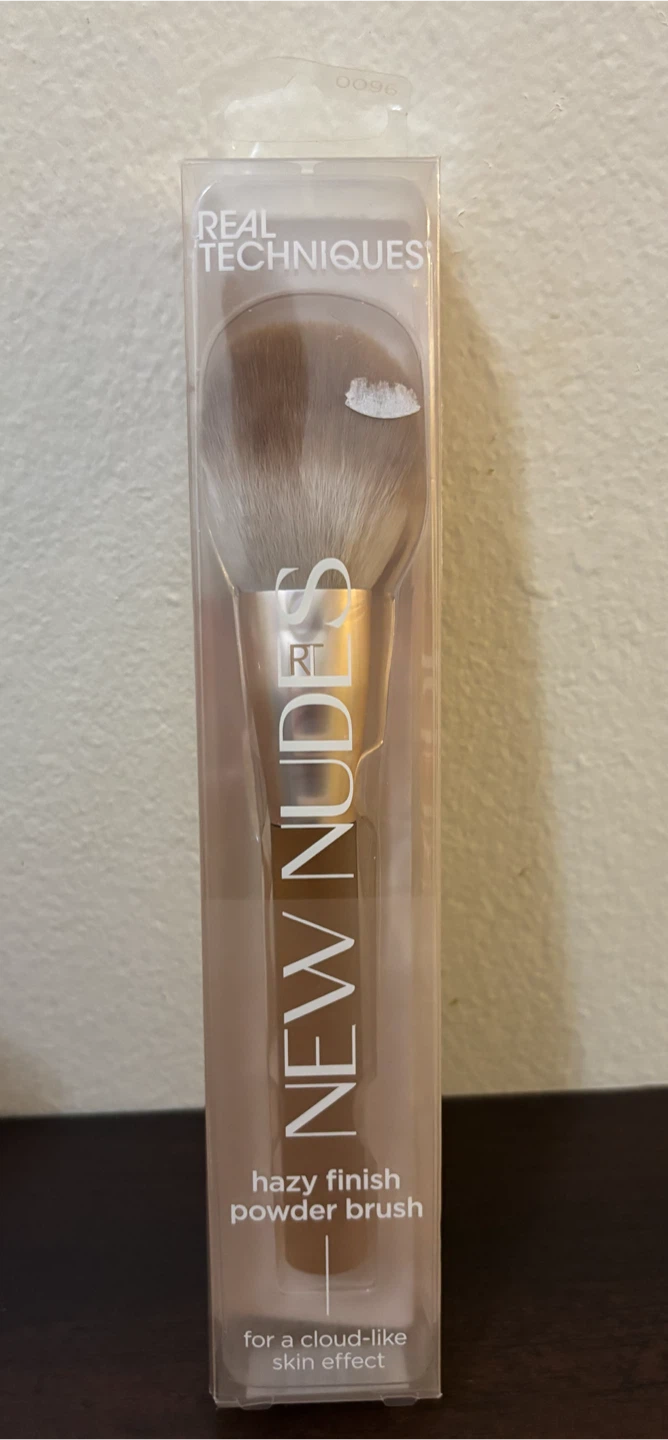 NEW-Real Techniques New Nudes Hazy Finish Powder Brush