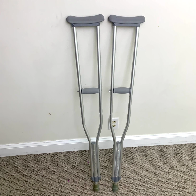 Adjustable Crutches Aluminum Underarm Walking Mobility Aid Pair