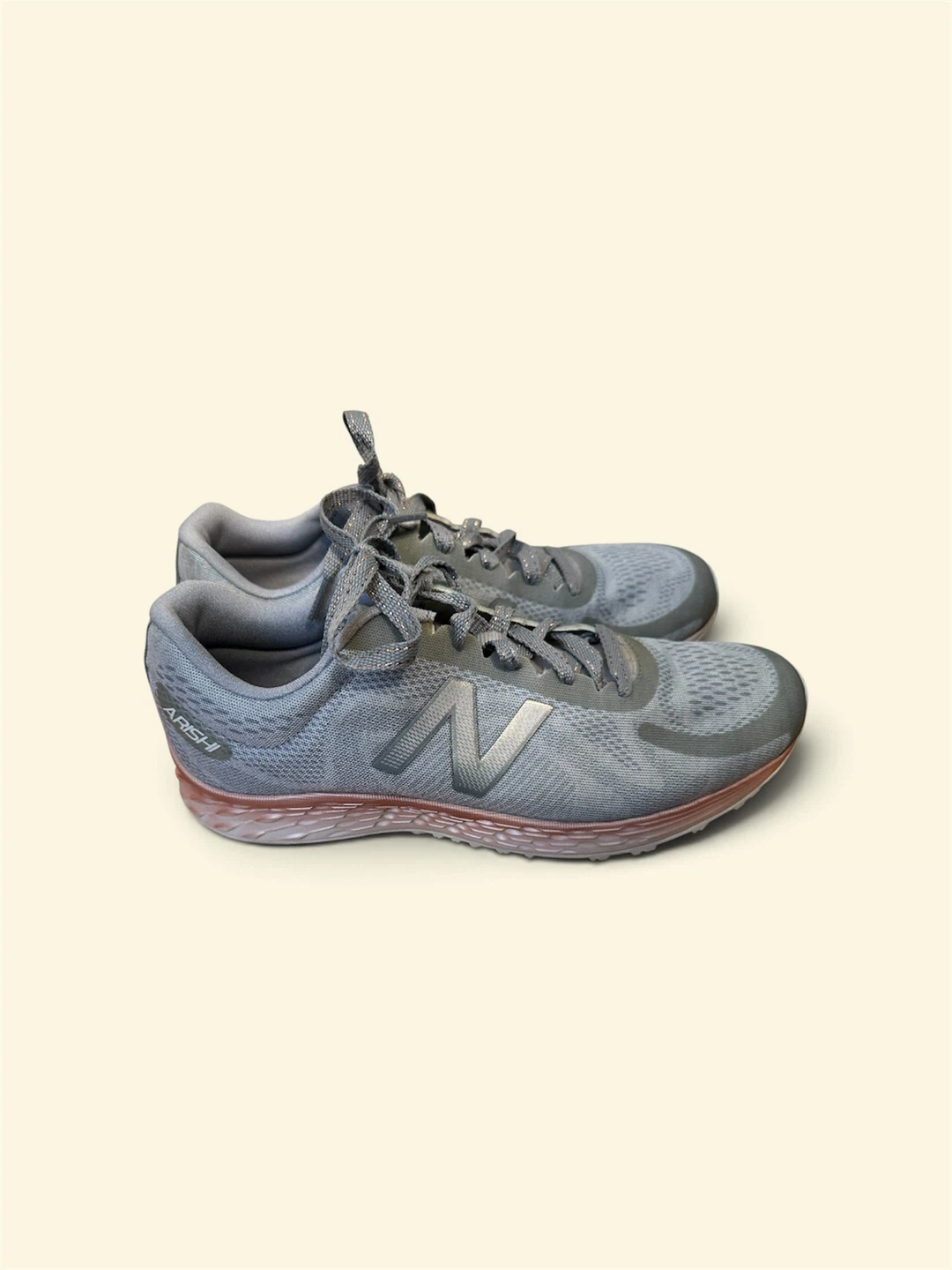 Size 8.5_Woman's New balance Fresh Arishi Shoes