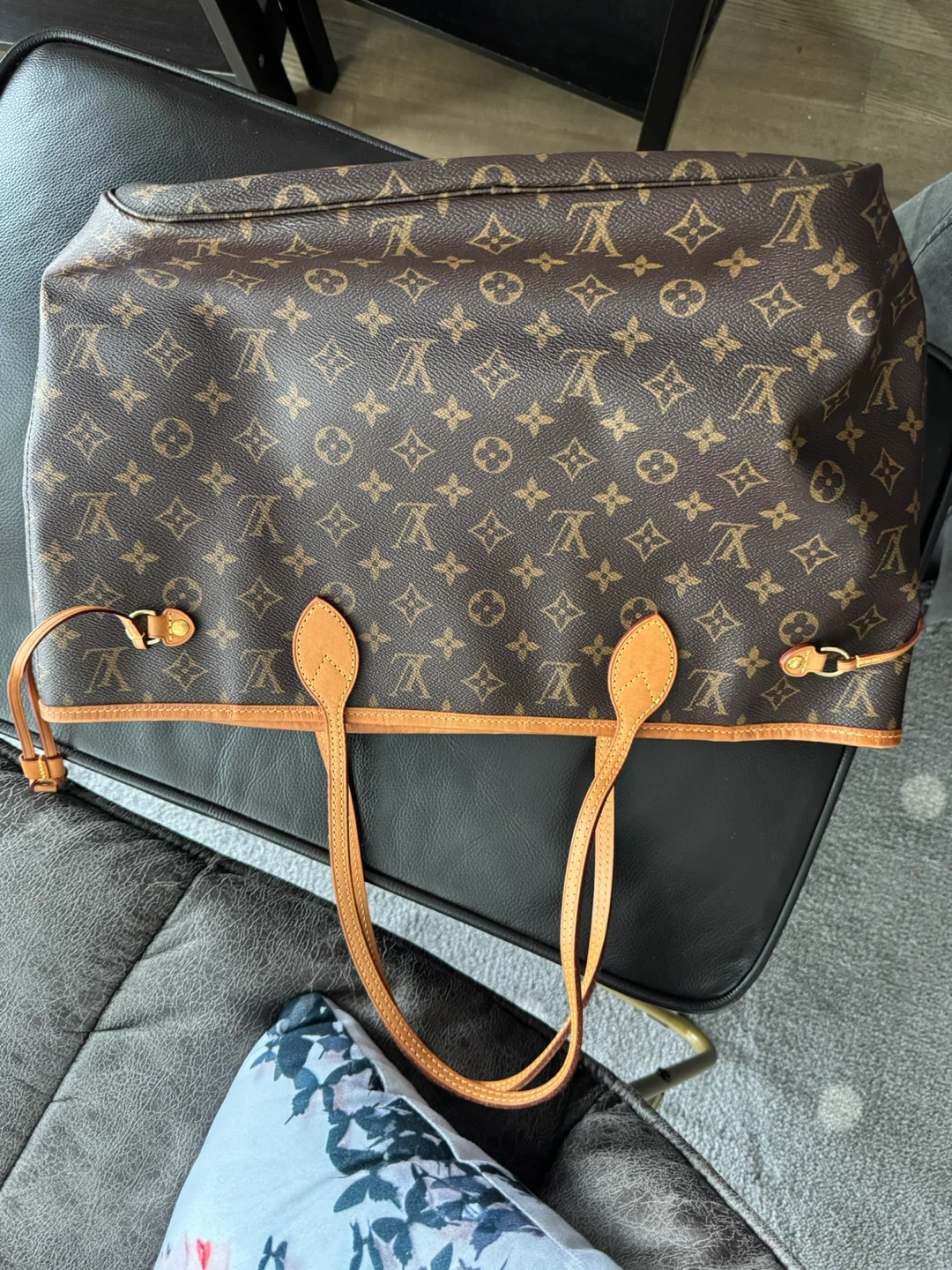 Authentic Louis Vuitton Neverfull MM Monogram Tote - photo 3