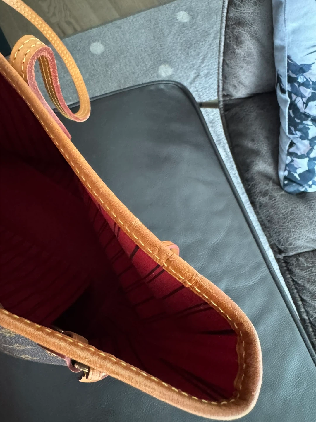 Authentic Louis Vuitton Neverfull MM Monogram Tote - photo 4