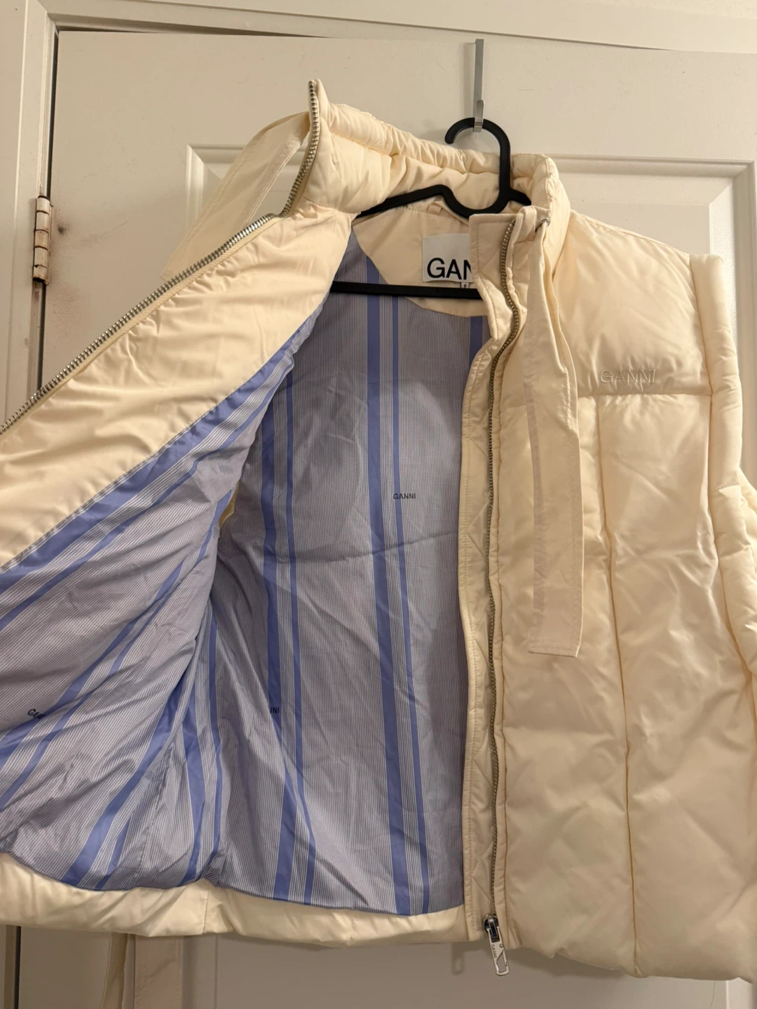 Ganni Cream Puffer Vest - photo 2