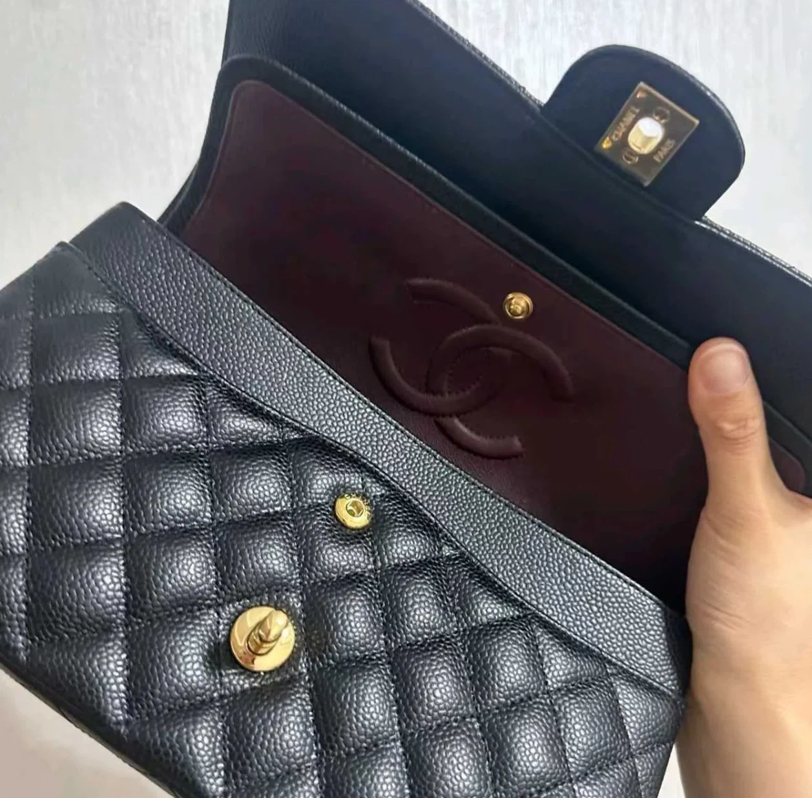 Chanel Classic Flap Bag - photo 3