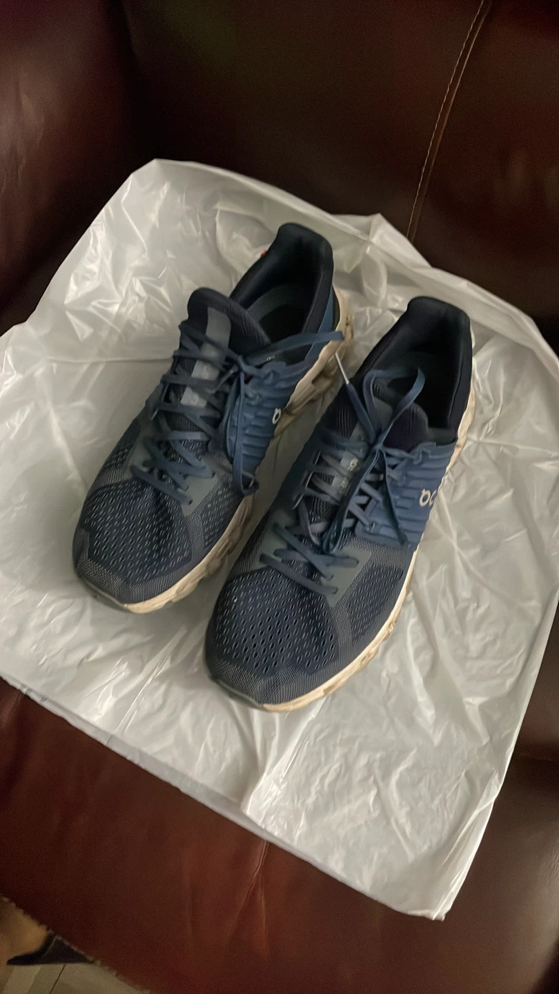 On Cloudswift Running Shoes - photo 3