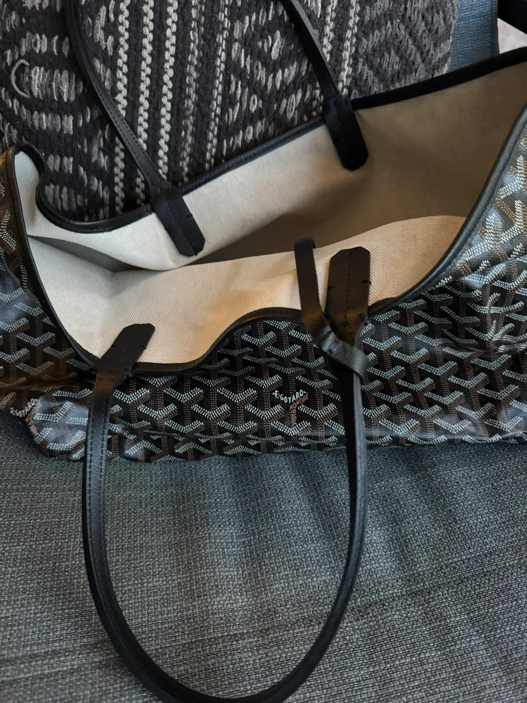 Authentic Goyard Saint Louis Tote Bag - photo 2