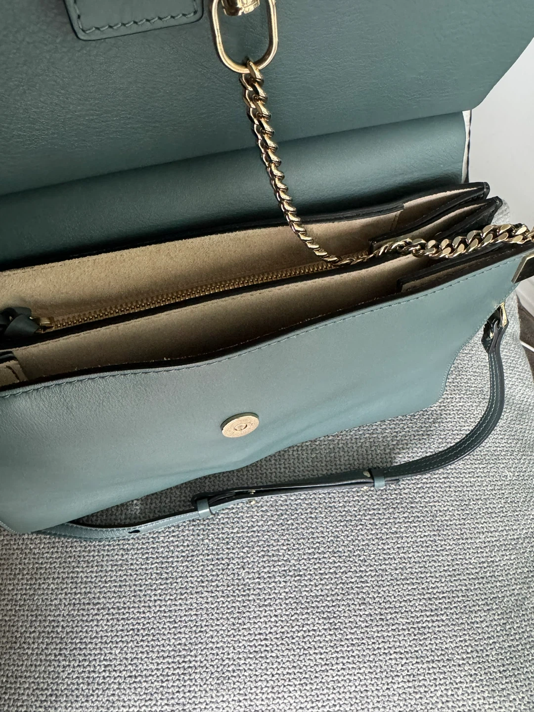 Authentic Chloé Faye Bag in Grey-Green - photo 3