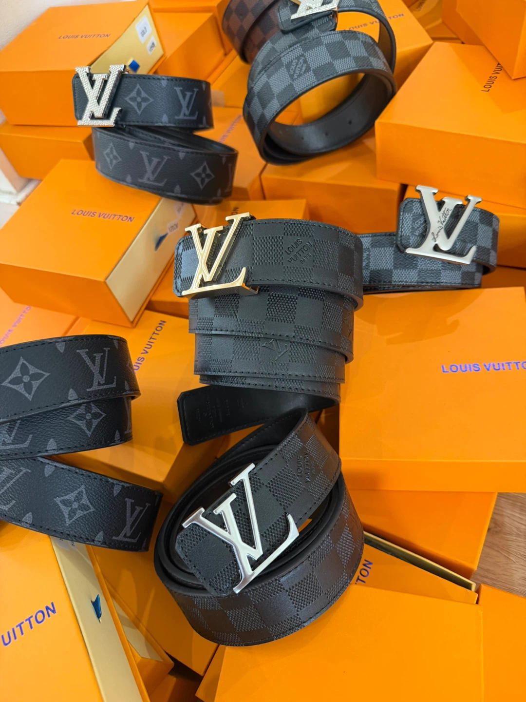 Louis Vuitton belts - photo 2