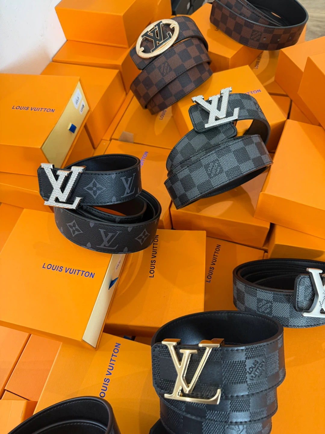 Louis Vuitton belts - photo 3