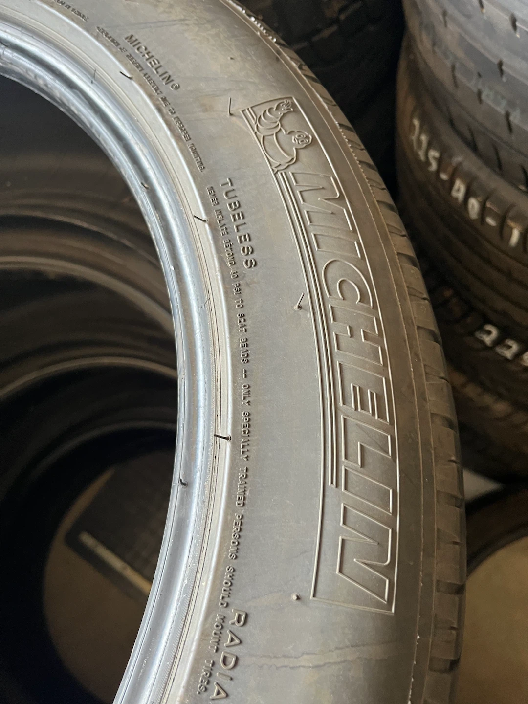 275/45R21 Michelin Latitude Sport - photo 3