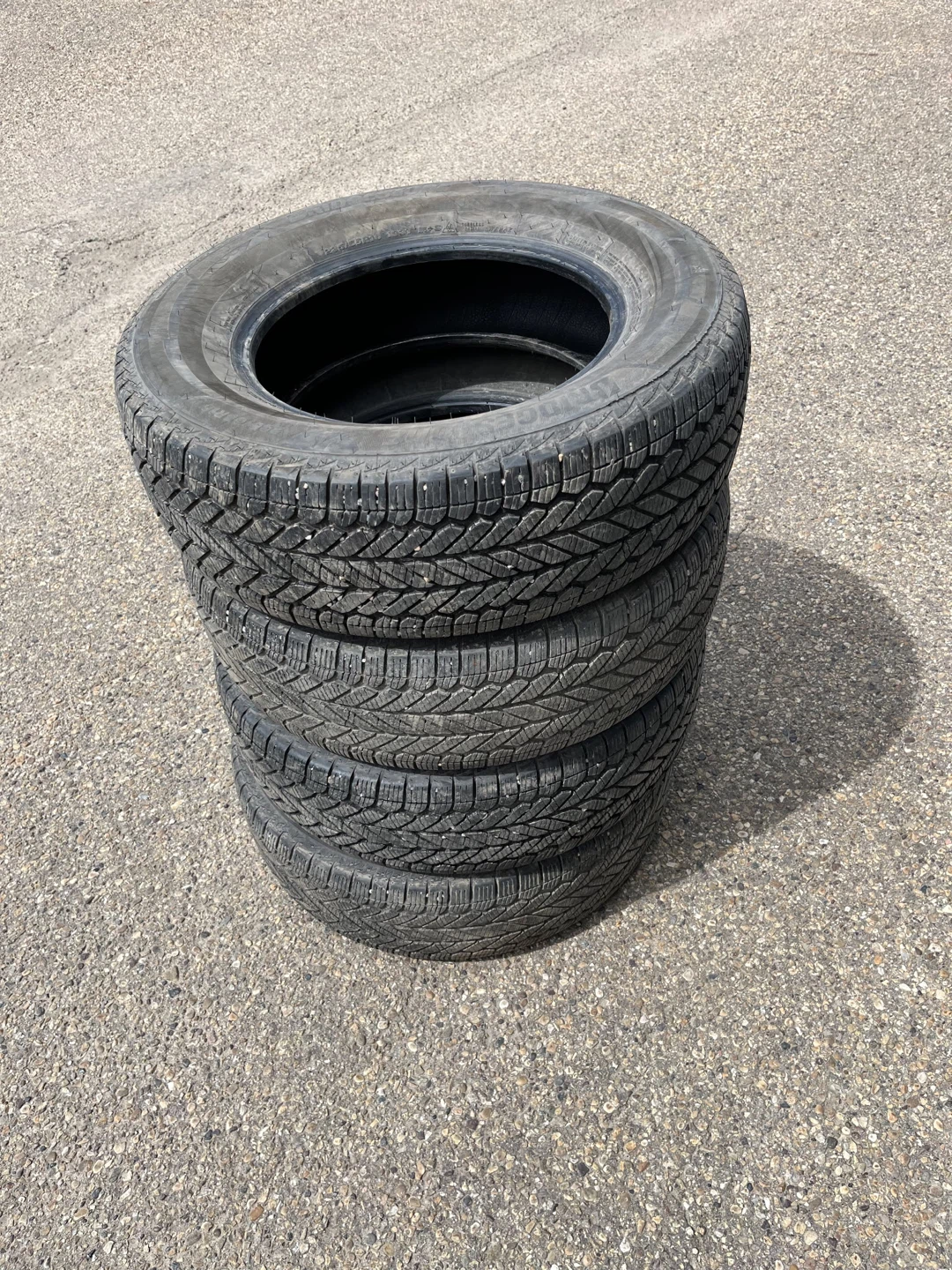 Bridgestone 235/65R16 Winter