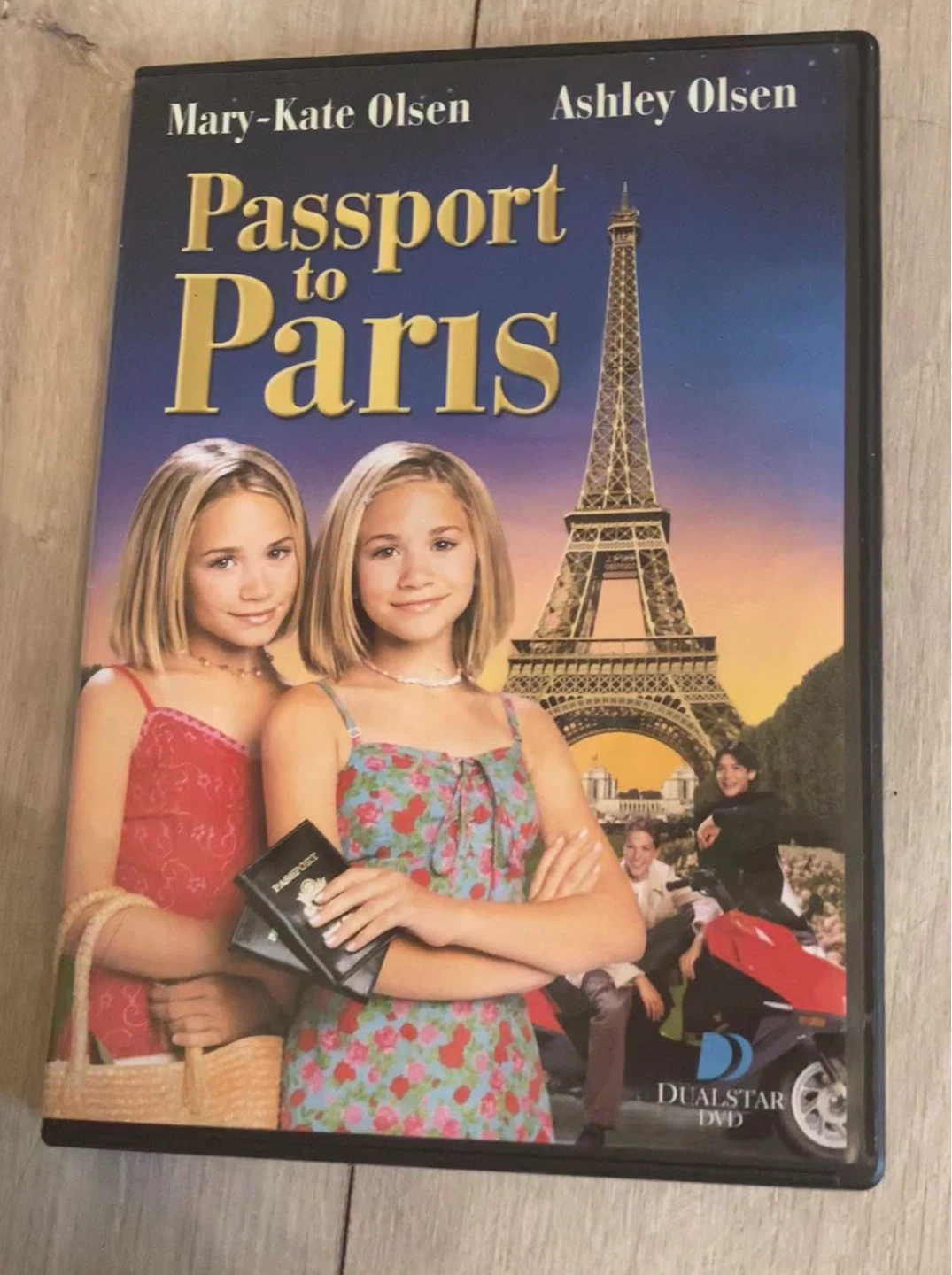 Marykate and Ashley Passport to Paris DVD