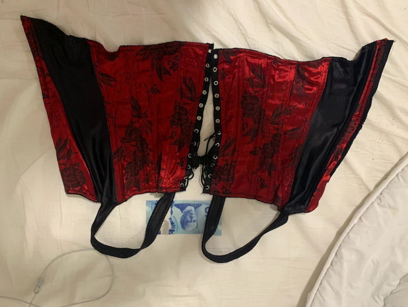 Victoria secret red and black floral corset - photo 2