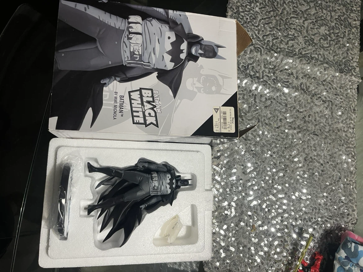 DC Direct Batman Black and White Statue by Mike Mignola