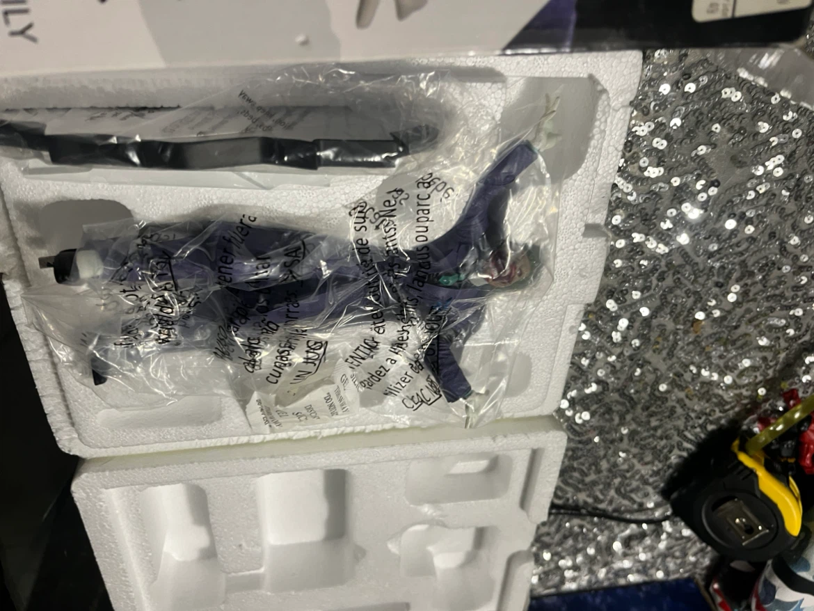 DC Collectibles The Joker Death of the Family statue - photo 4