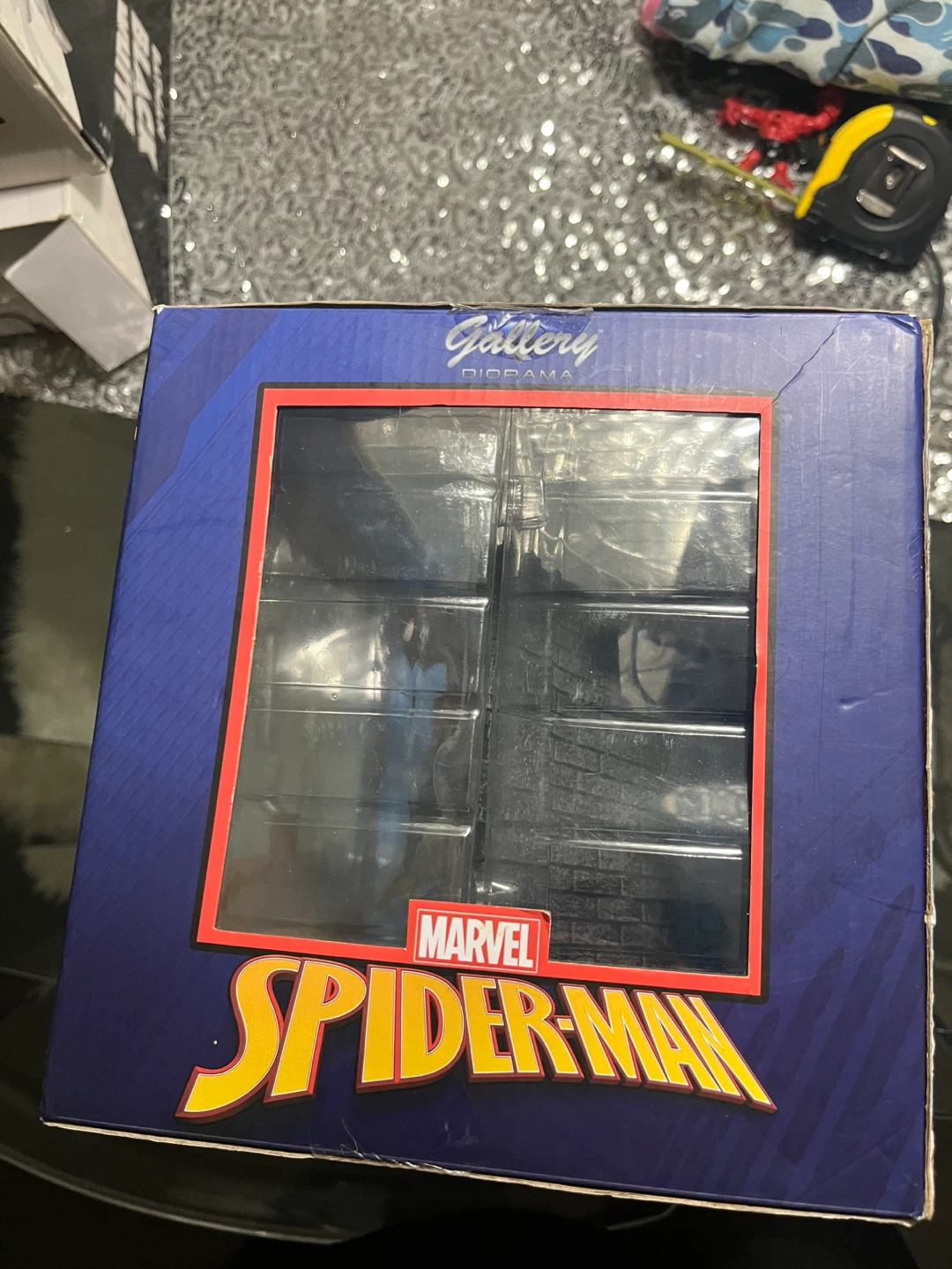 Diamond Select Toys Marvel Miles Morales Gallery Diorama - photo 3