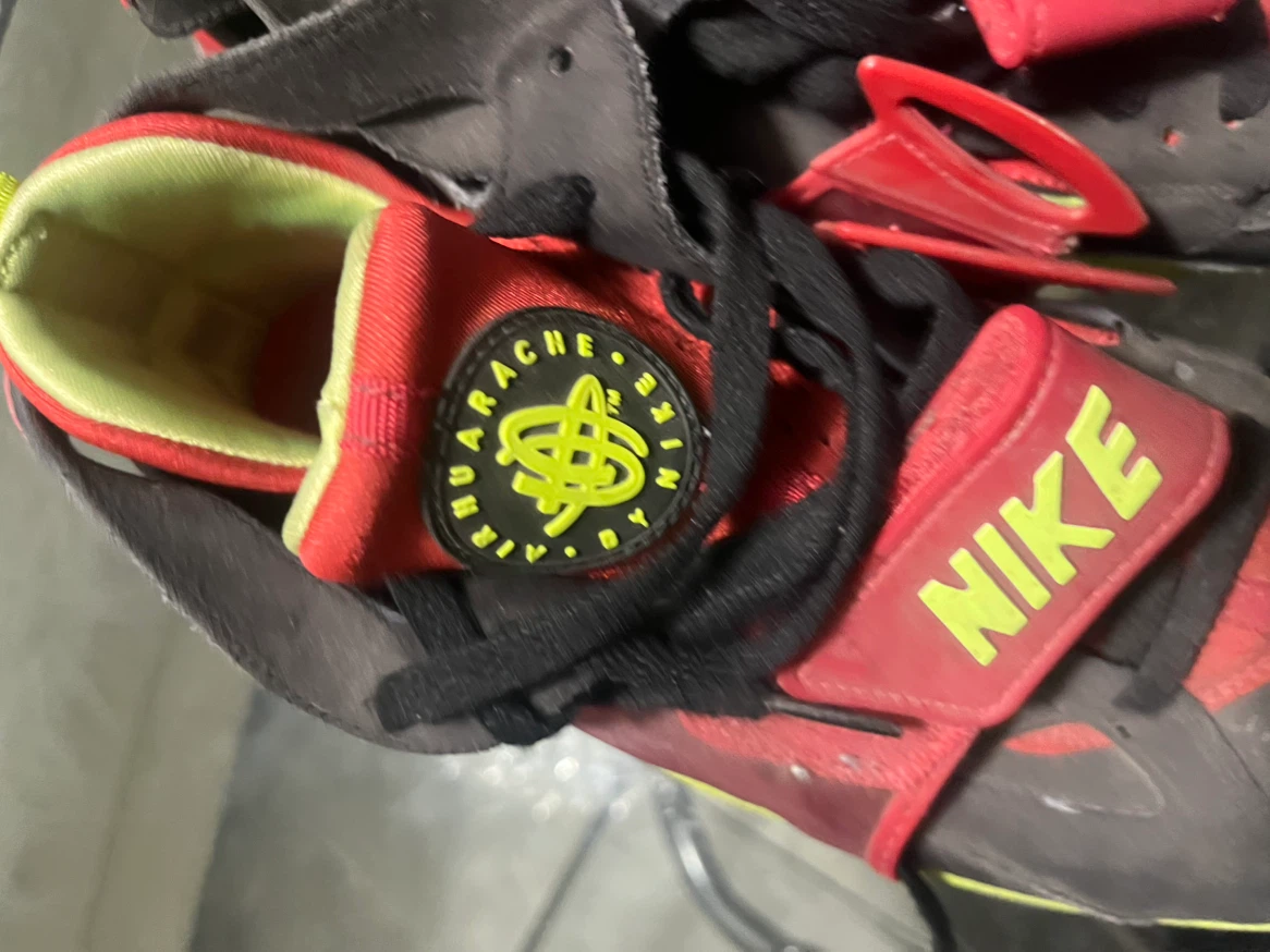 Nike Air Huarache Sneakers Black/Red/Green size 11 - photo 4