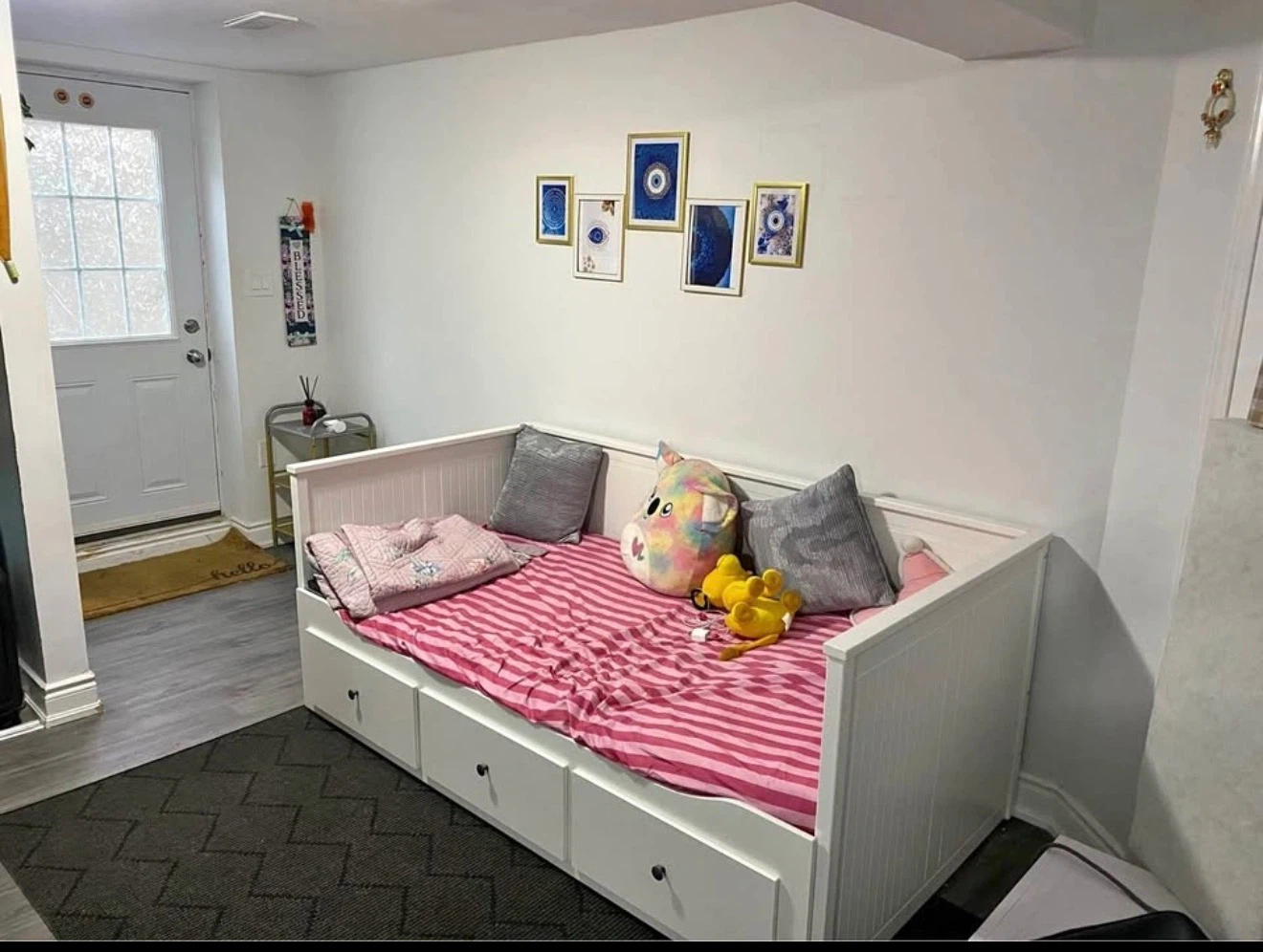IKEA Hemnes Daybed with 3 Drawers - photo 3