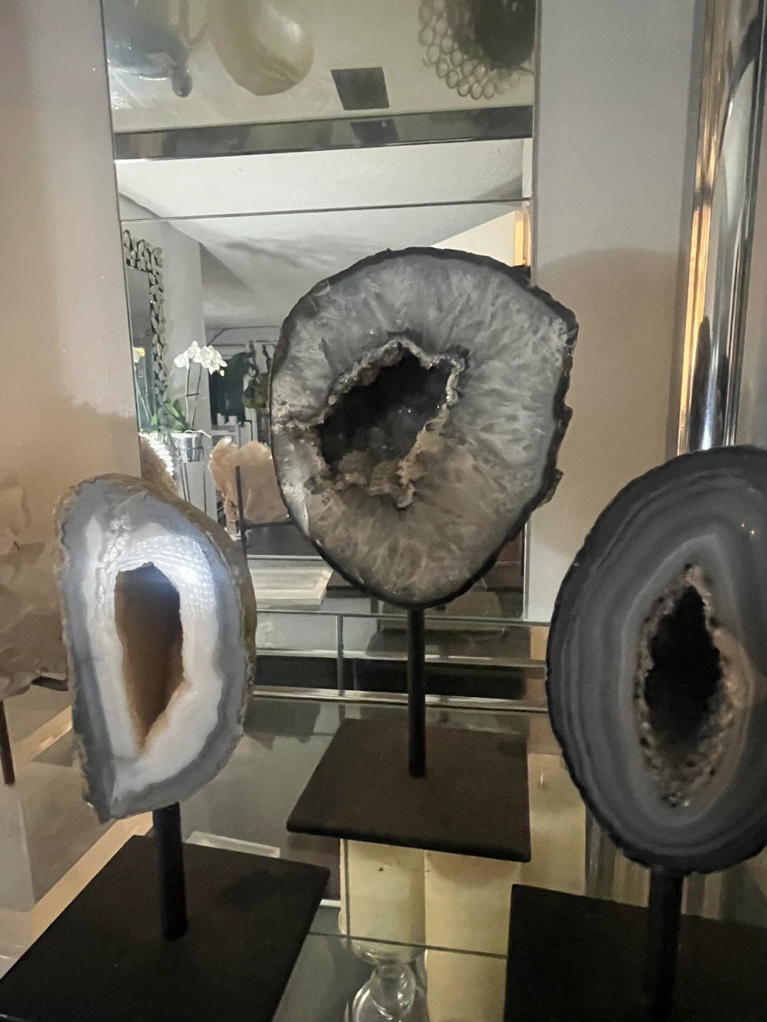 Agate Geode Decor Pieces 25$ each - photo 3
