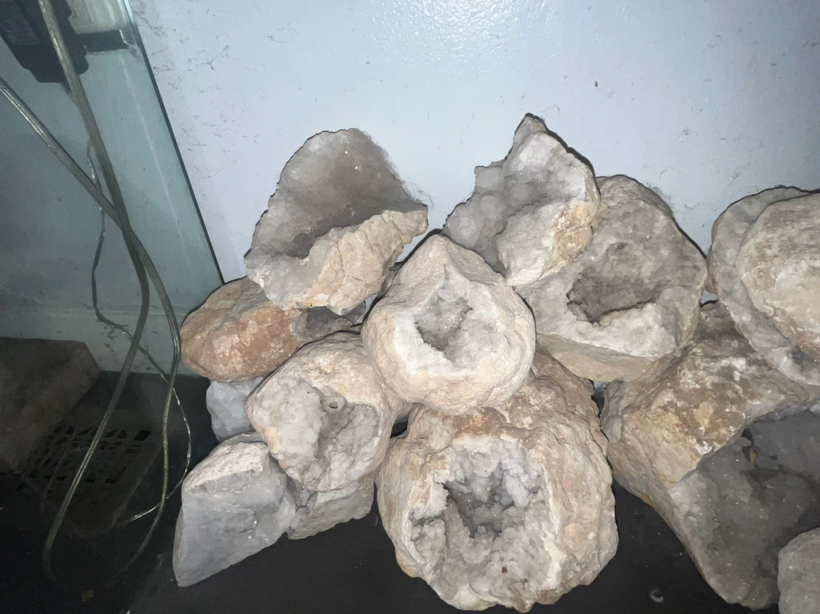 Collection of big quartz geodes 20$- 40$ each - photo 4
