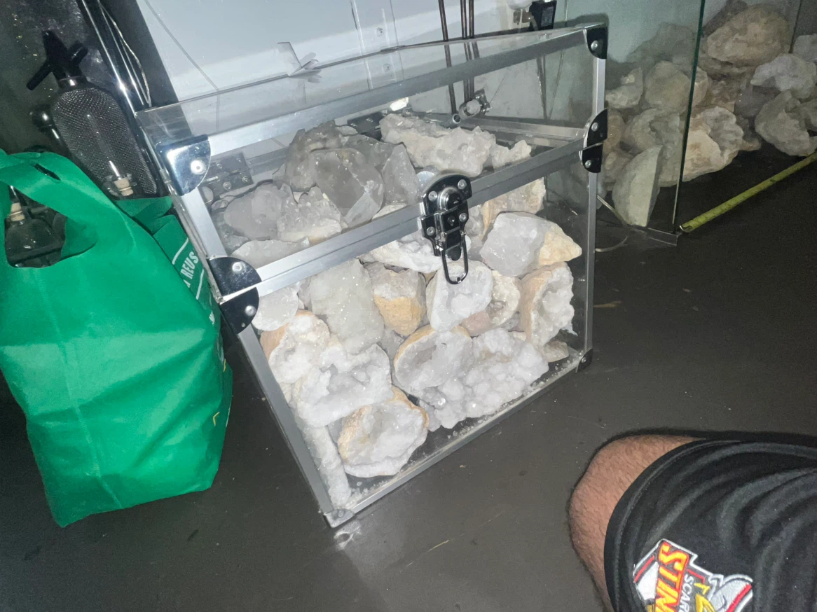 Quartz Geode Collection small -medium 5$-10$ each - photo 4