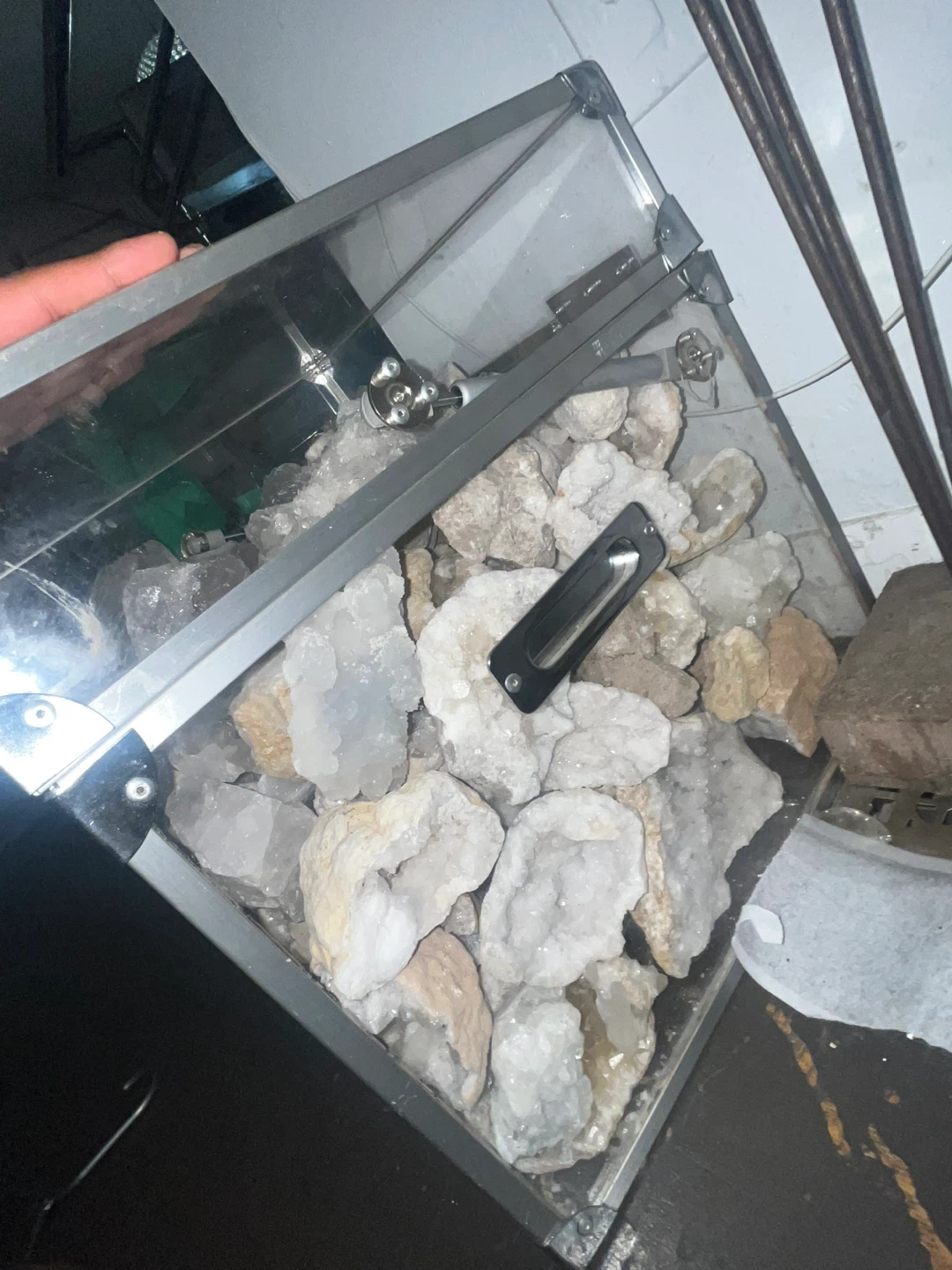 Quartz Geode Collection small -medium 5$-10$ each - photo 5